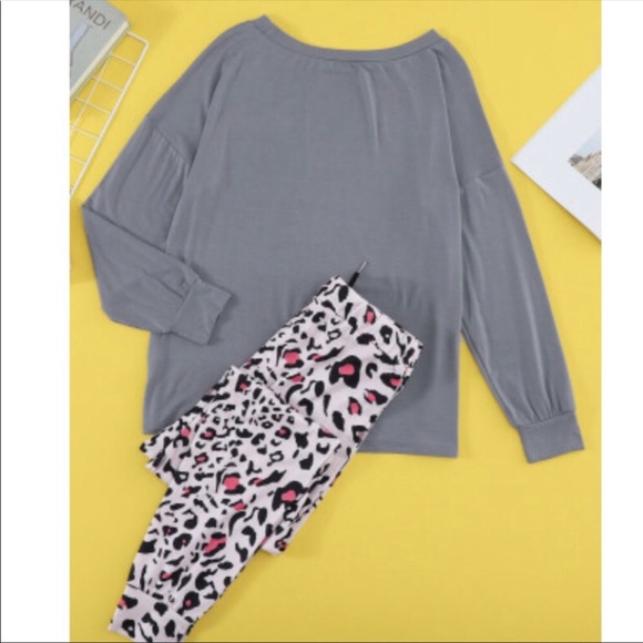 Leopard print lounge set small and large left - Picture 16 of 16